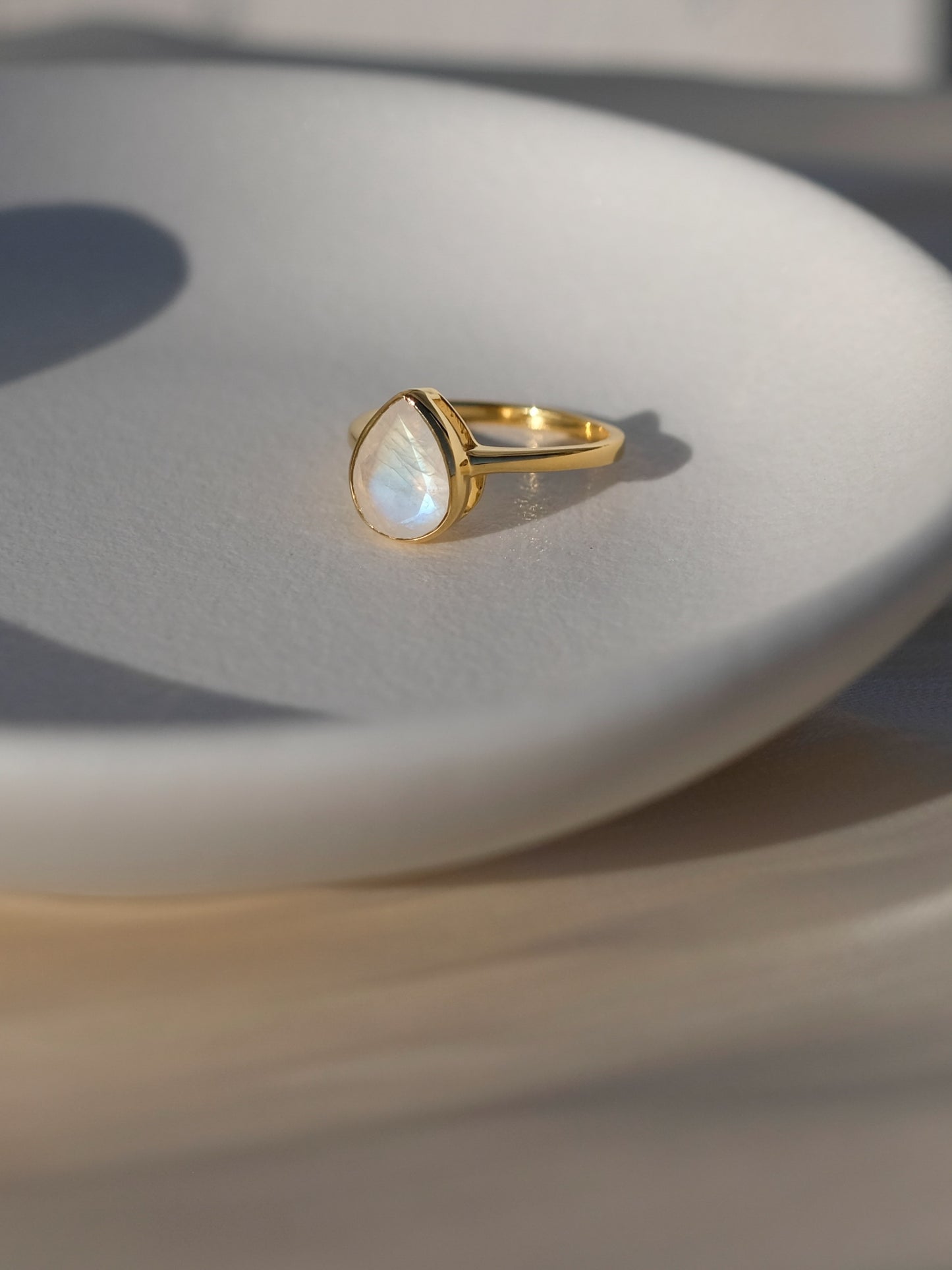 Moonstone dewdrop big