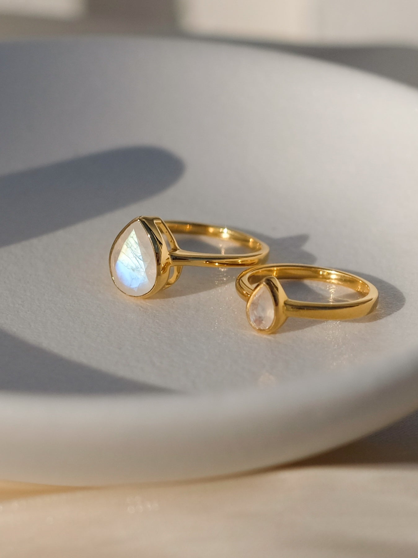 Moonstone dewdrop mini