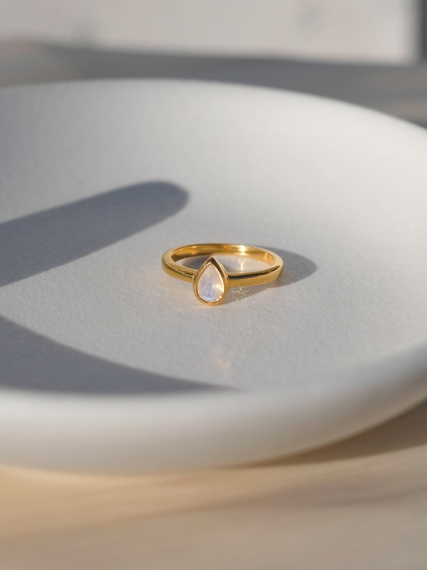 Moonstone dewdrop mini