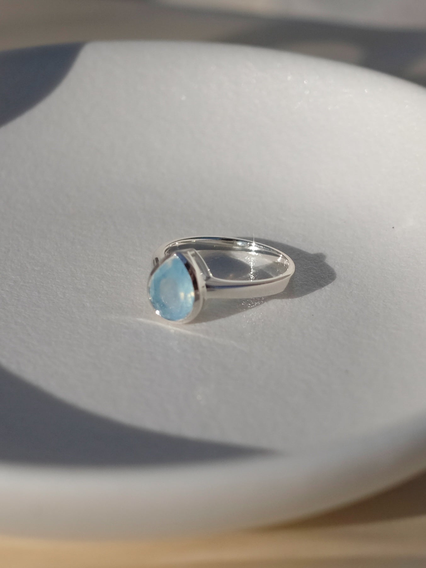 Aquamarine dewdrop ring