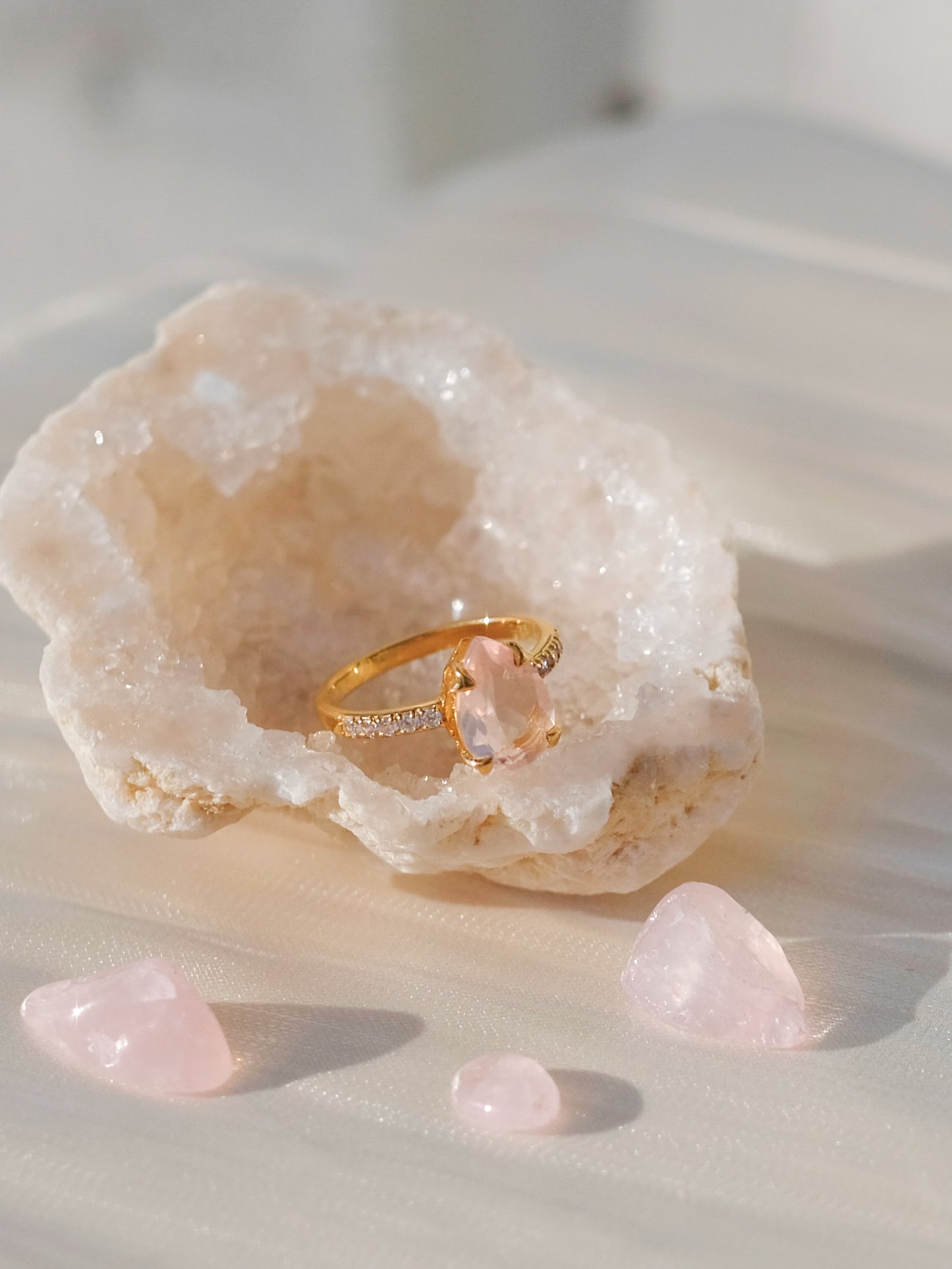 Teardrop rose quarts ring