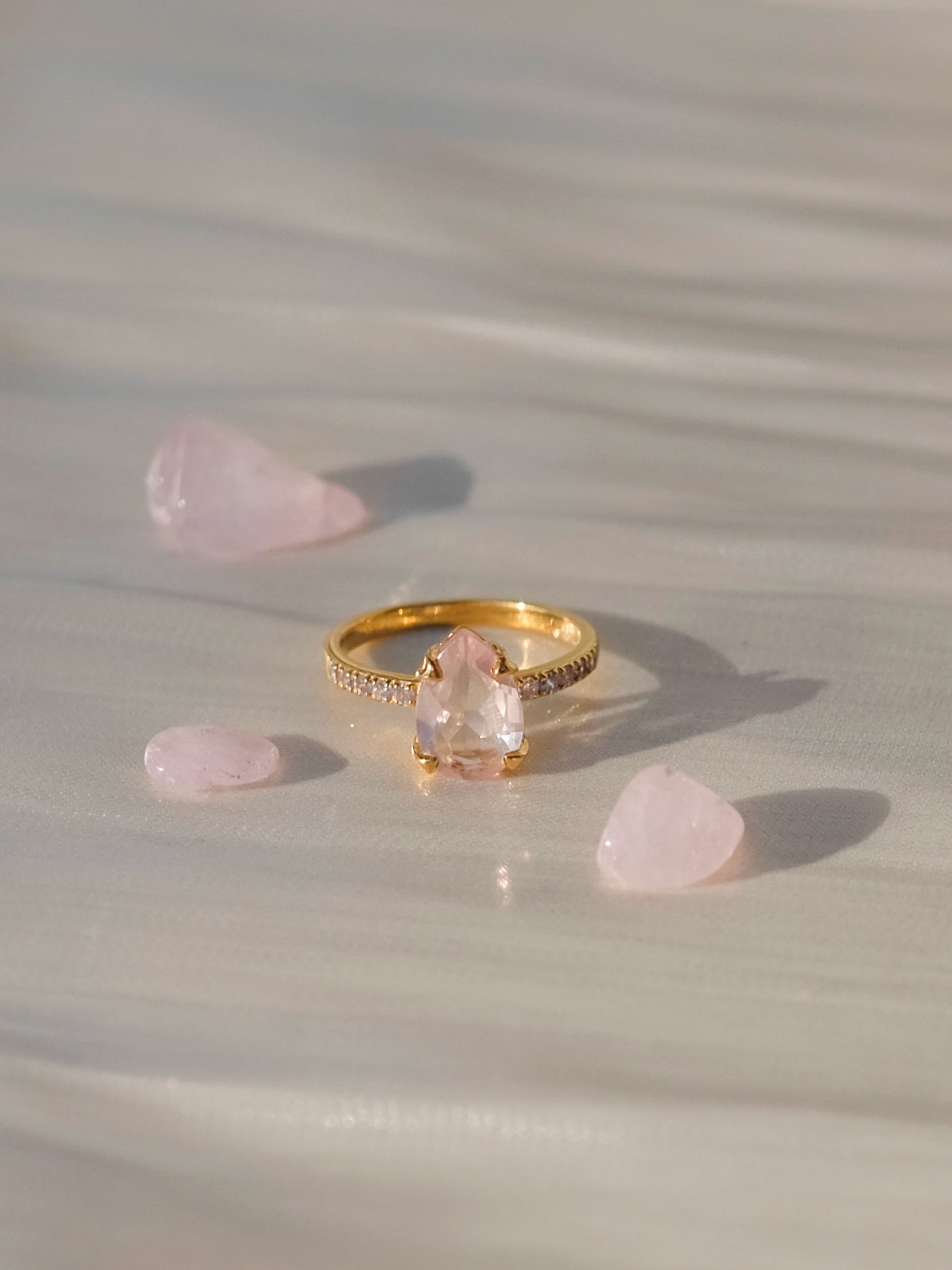 Teardrop rose quarts ring