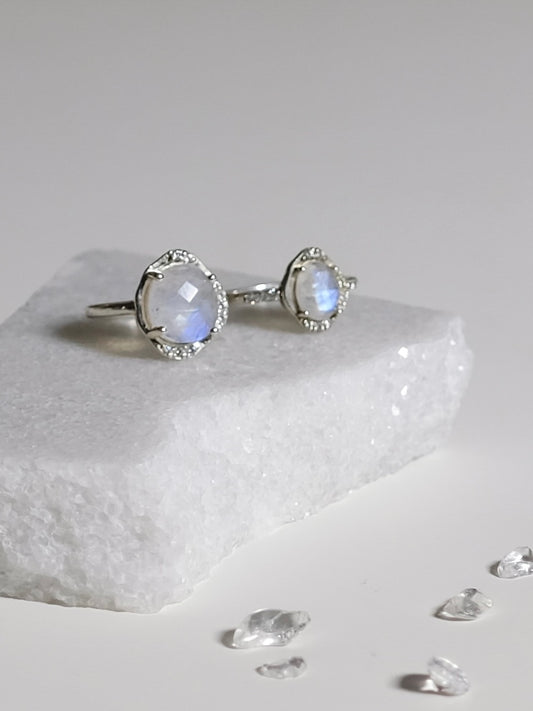 Cosmic moonstone ring grande