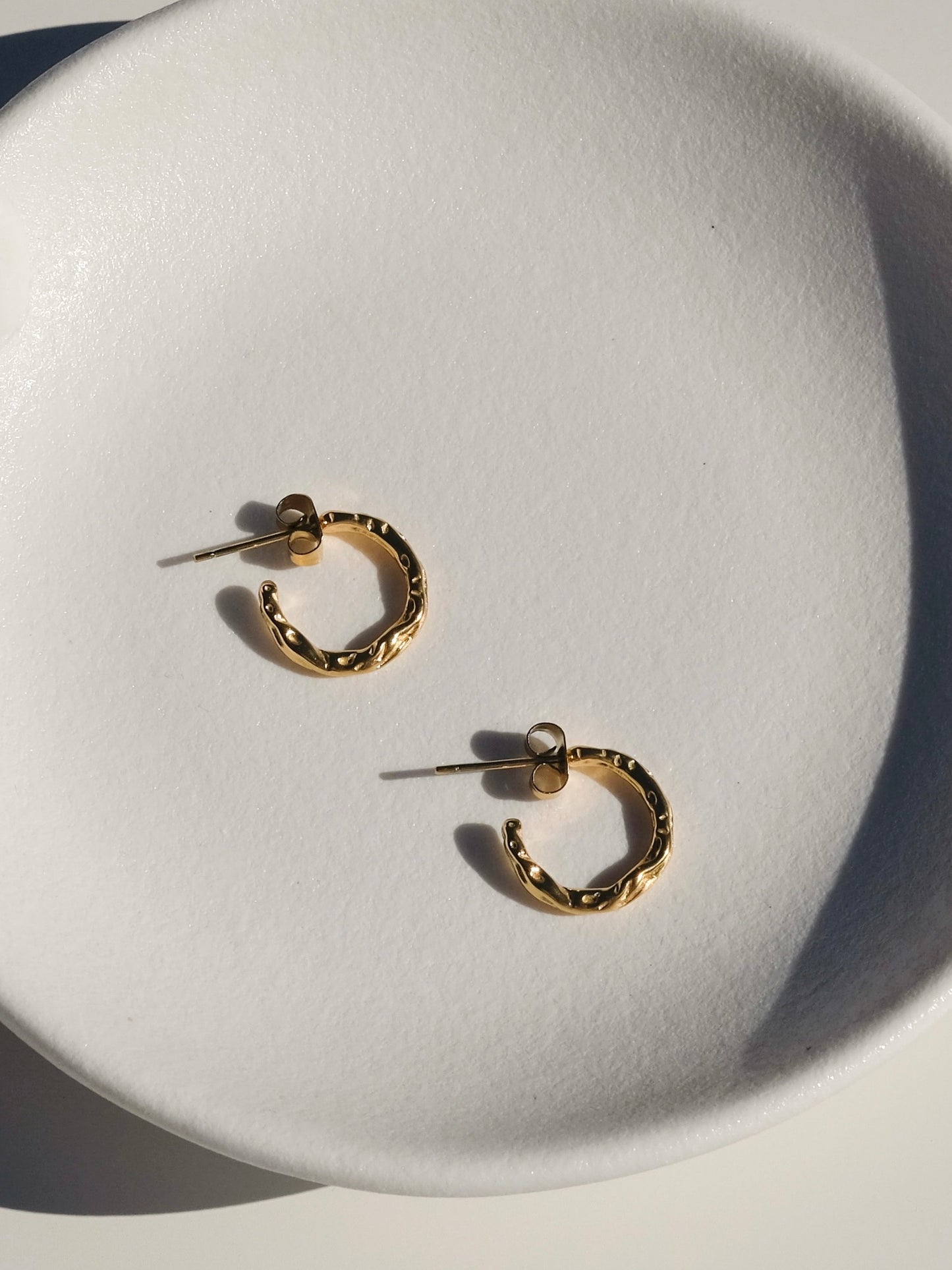 Textured hoops