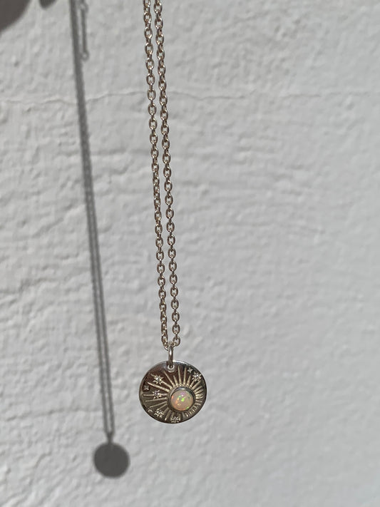 Sunny opal necklace silver