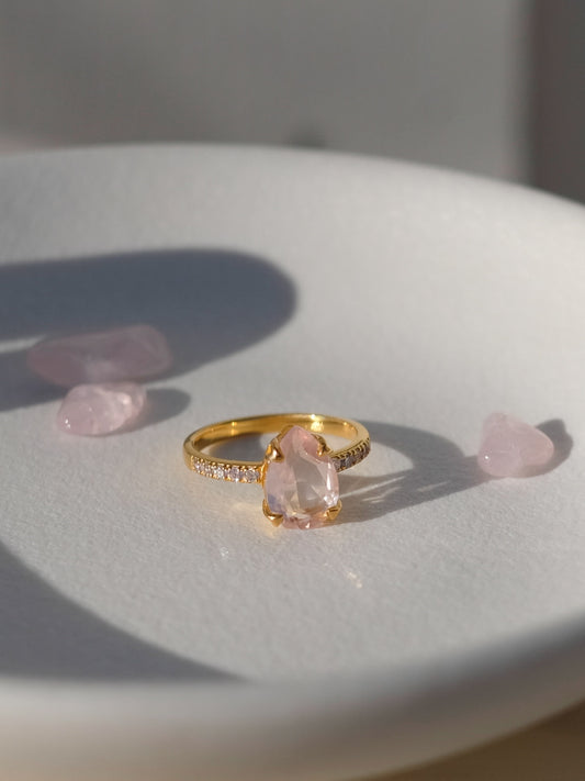 Teardrop rose quarts ring