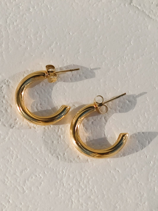 Chic swirl hoops